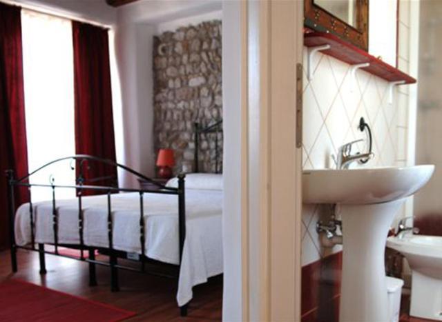 Julienne Hotel 2*