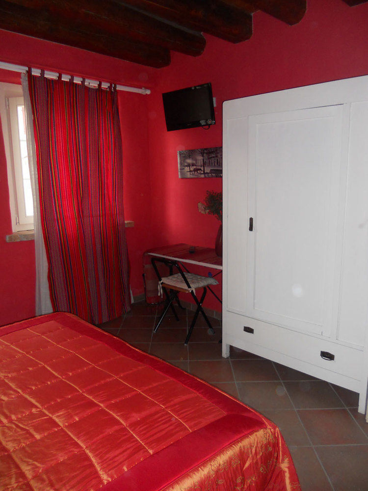 Julienne Hotel 2*